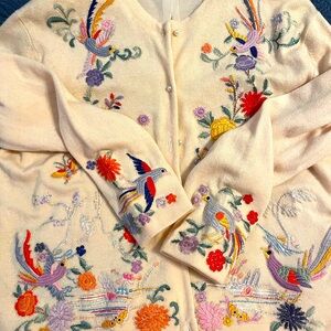 Gorgeous Helen Bond Caruthers cream appliqué cardigan